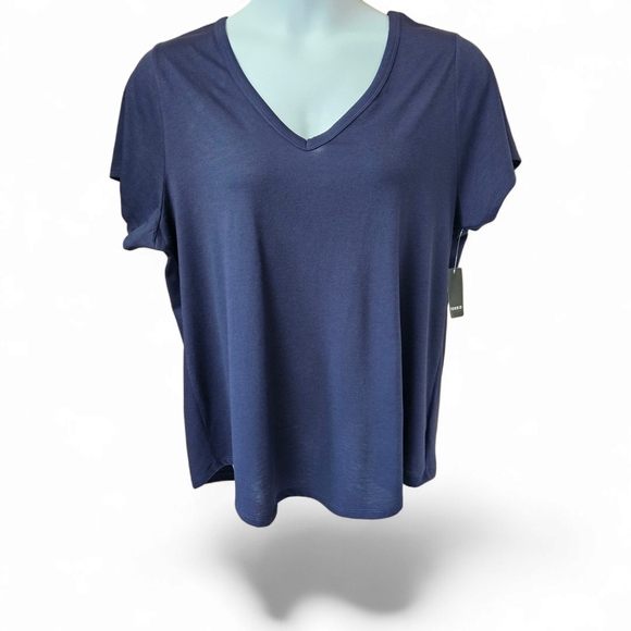 TorridPlus Size Classic Fit  Navy Blue V-Neck Short Sleeve Tee 2X - Picture 2 of 14